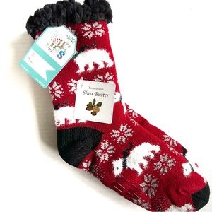 NWT brand new Muk Luks Cabin Socks | Polar Bear Pattern
